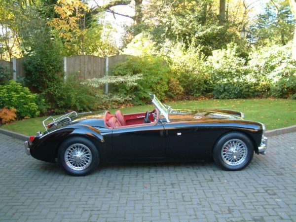 58 MGA ROADSTER 027 796x597