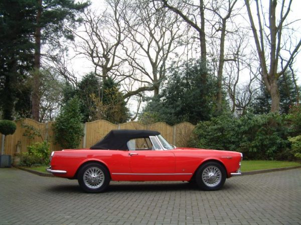 64 Alfa Romeo 2600 Spider 037 2 796x597