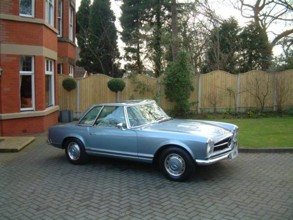 69 Mercedes 280 SL RHD 120 796x597
